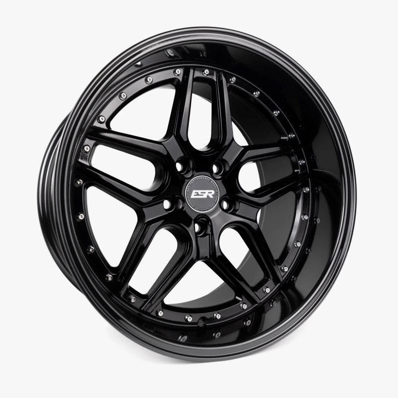 ESR CS15 18×9.5 5×114.3 +35 Gloss Black Wheel – Universal