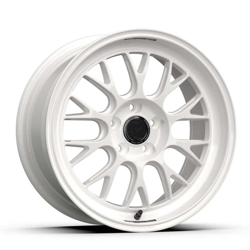 fifteen52 Holeshot RSR 18×9.5 5×114.3 38mm ET 73.1mm Center Bore Rally White