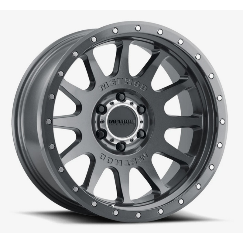 Method MR605 NV 20×10 -24mm Offset 8×6.5 121.3mm CB Gloss Titanium Wheel