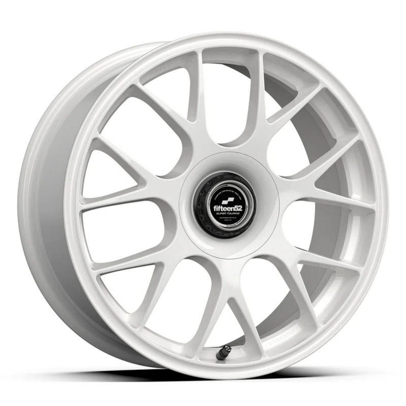 17×7.5 fifteen52 Apex / Rally White
